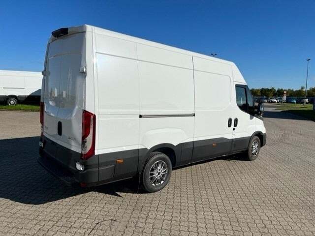 Hvid Iveco Daily fra 2026