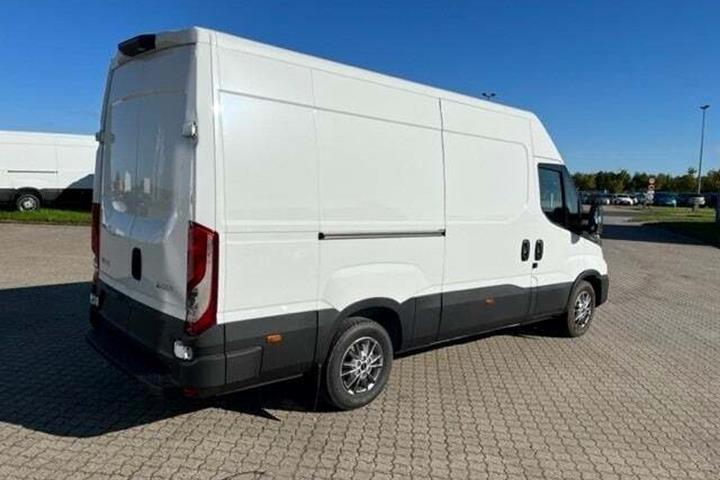 Hvid Iveco Daily fra 2026