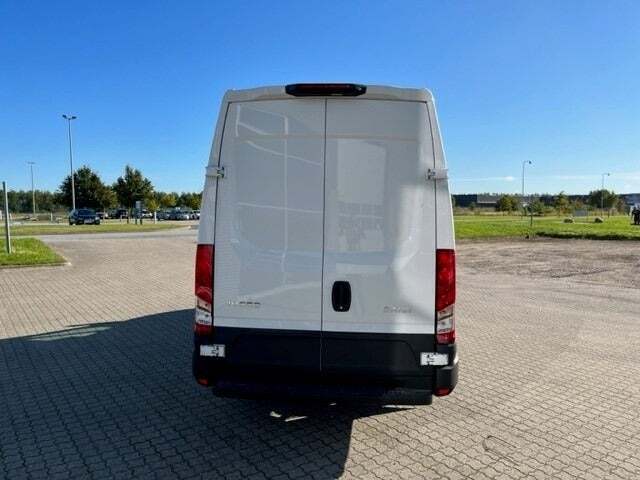 Hvid Iveco Daily fra 2026