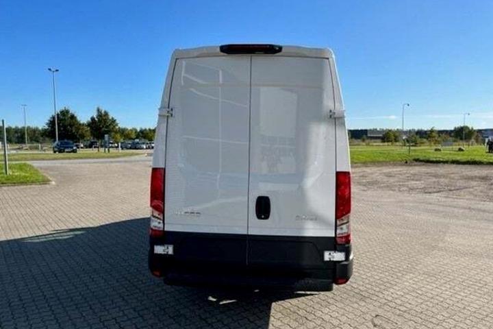 Hvid Iveco Daily fra 2026