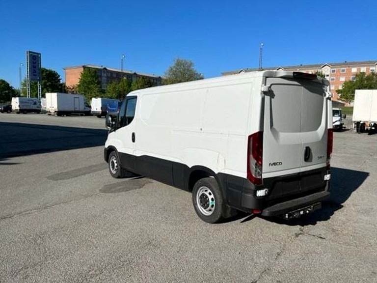 Iveco Daily 2,3 35S16 9m³ Van AG8