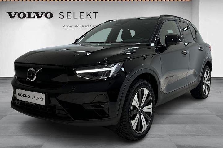 Sort Volvo XC40 fra 2023 set udefra