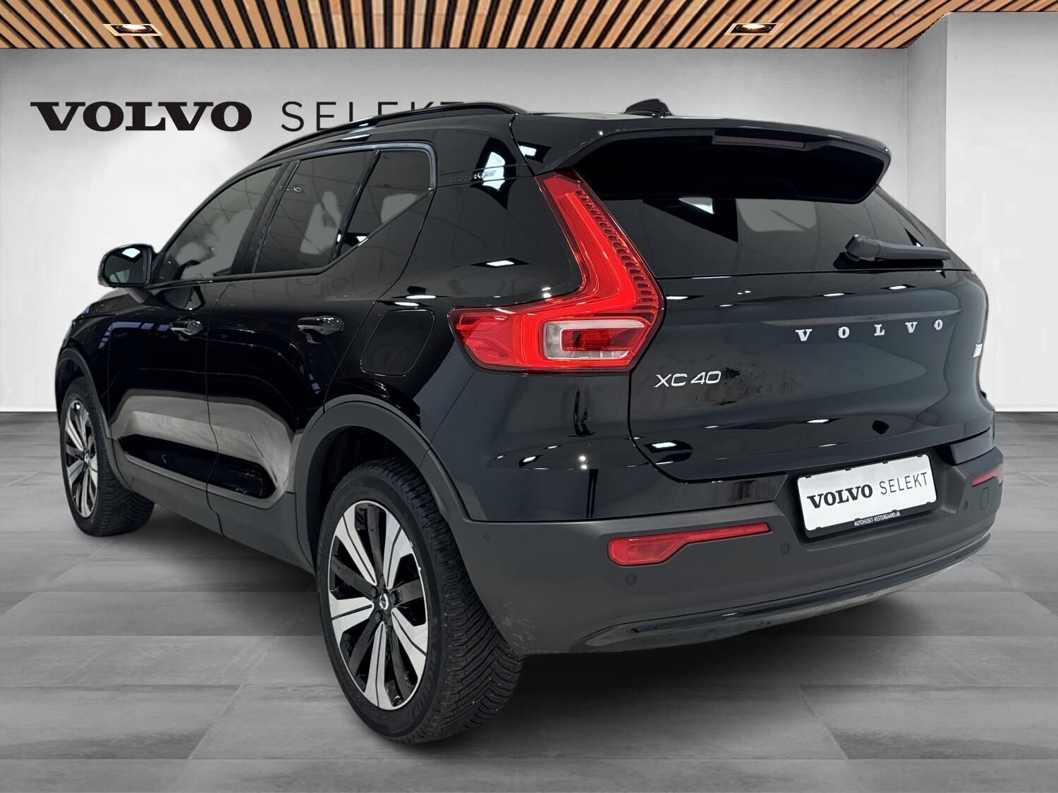 Sort Volvo XC40 fra 2023