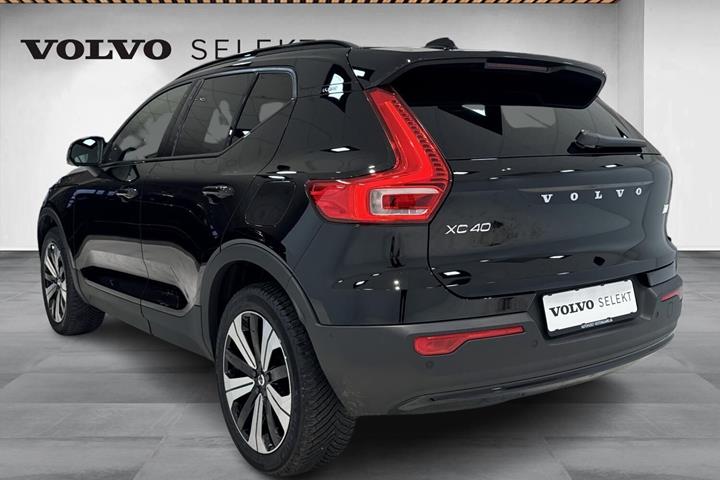 Sort Volvo XC40 fra 2023