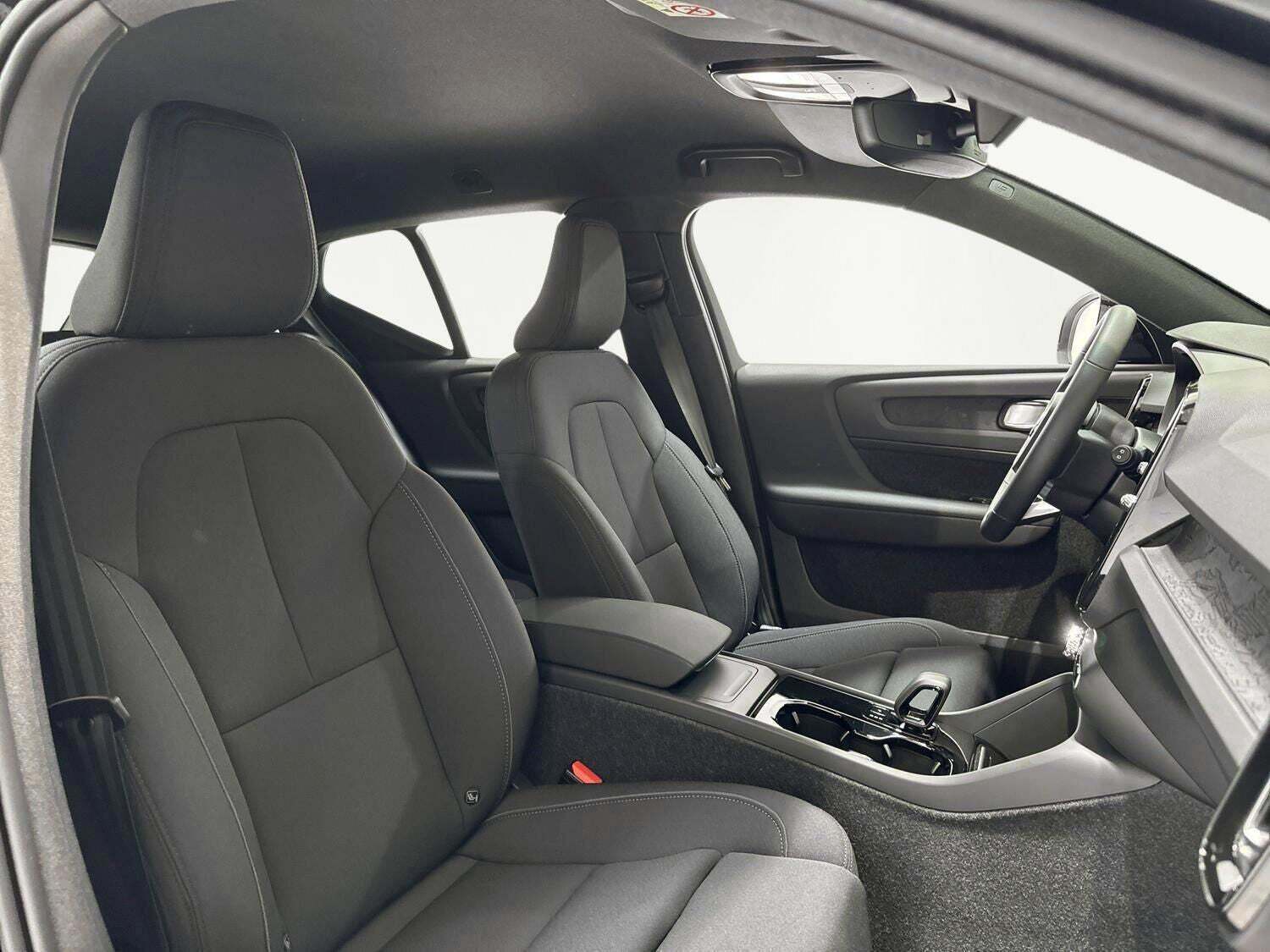 Sort Volvo XC40 fra 2023