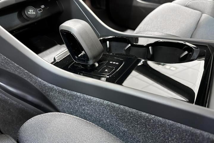 Sort Volvo XC40 fra 2023