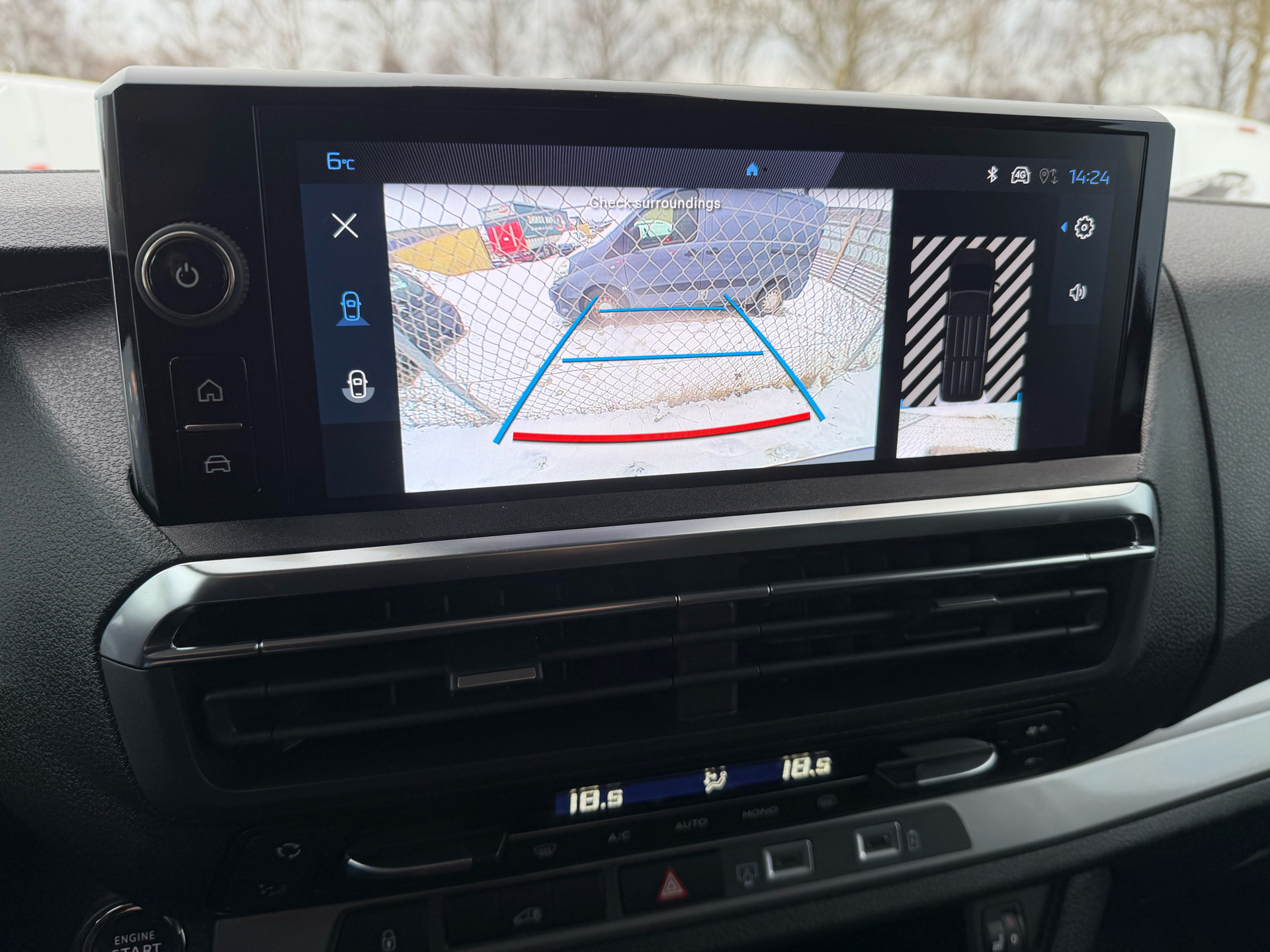 Hvid Peugeot e-Expert fra 2025