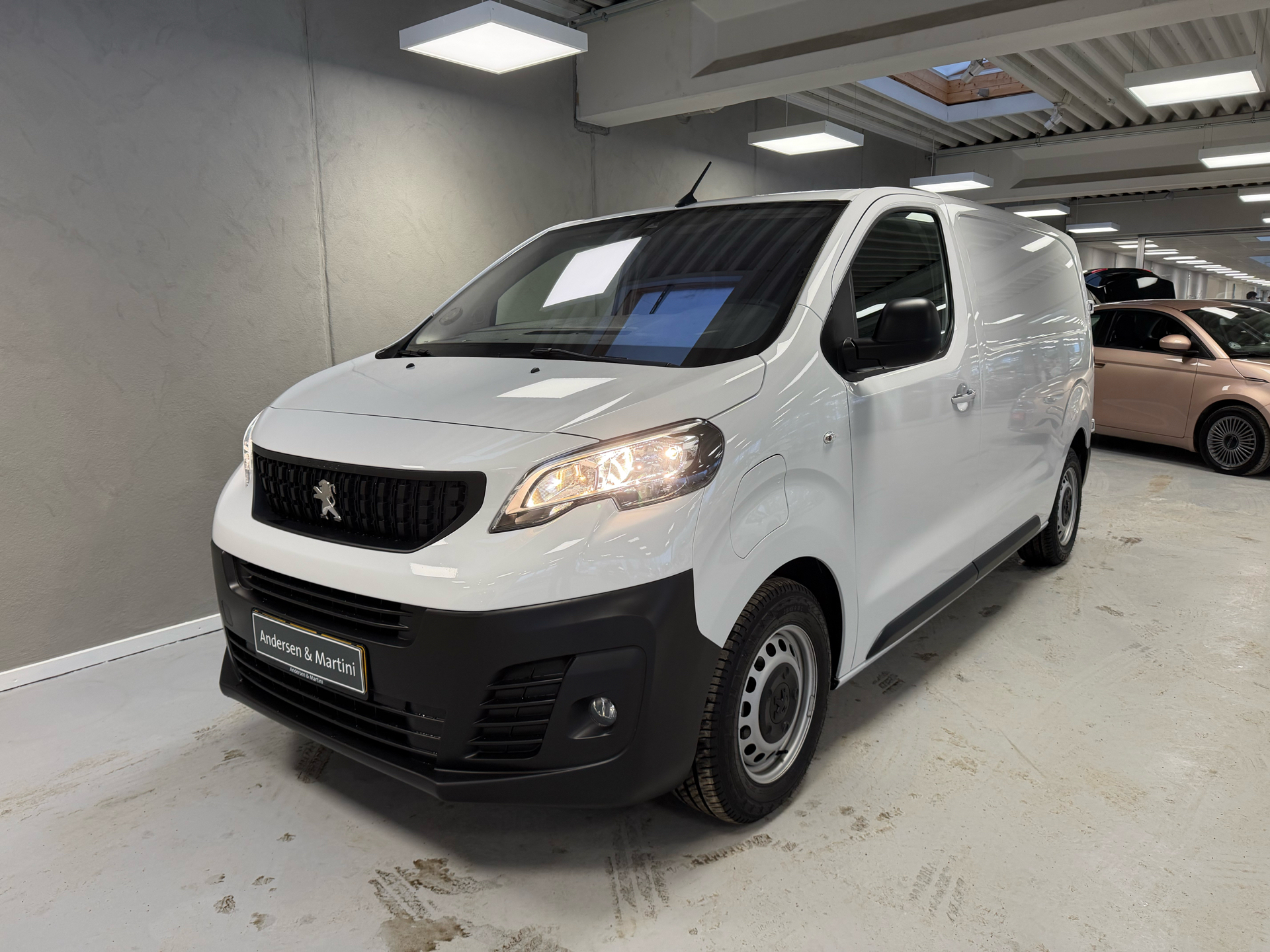 Peugeot e-Expert L2 EL Plus 136HK Van Aut.