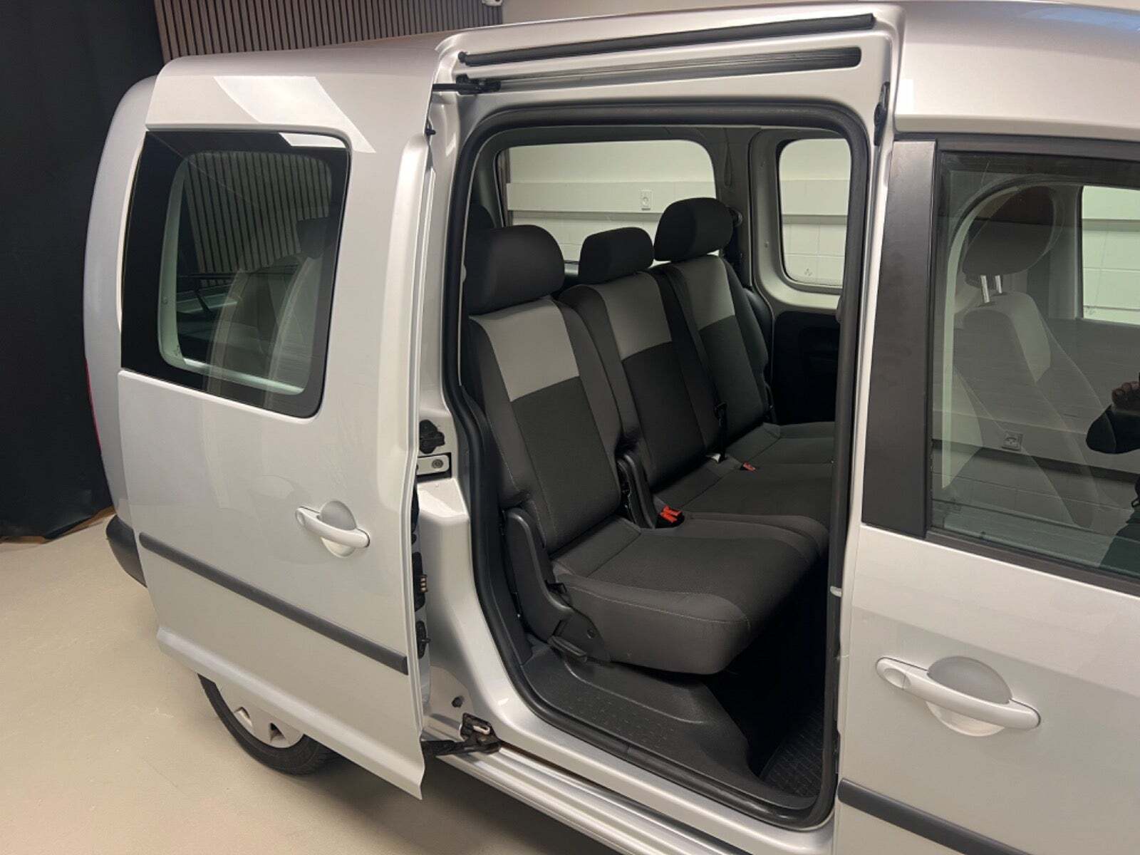 Sølv VW Caddy Maxi fra 2013