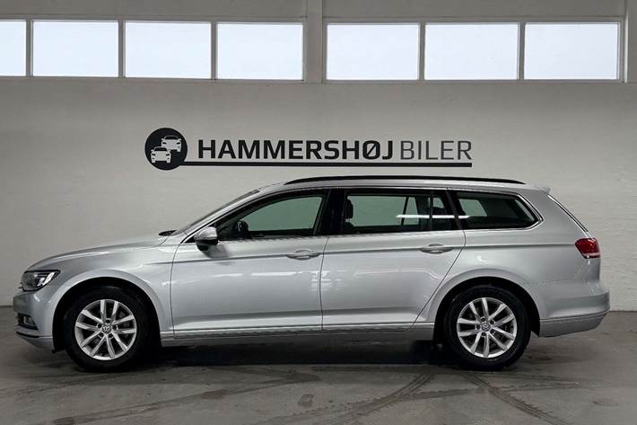 Sølv VW Passat fra 2016