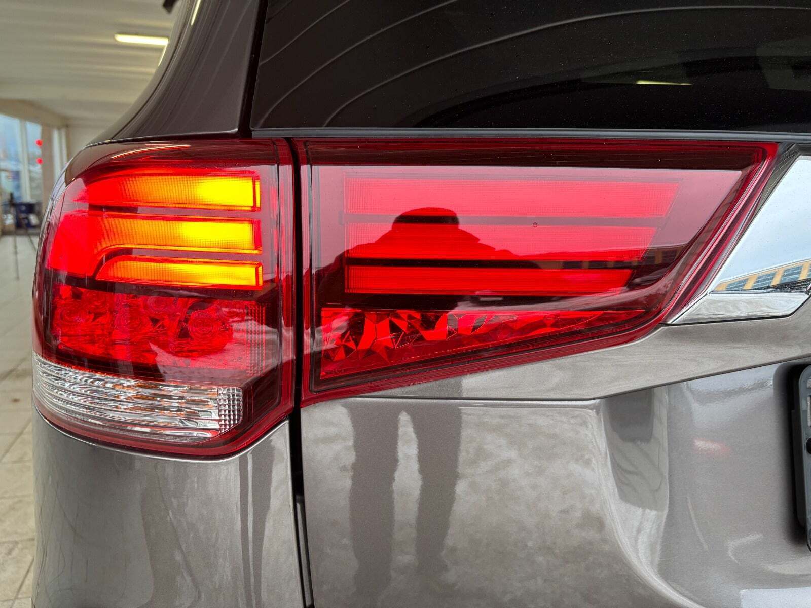 undefined Mitsubishi Outlander fra 2020