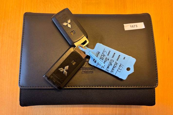 undefined Mitsubishi Outlander fra 2020