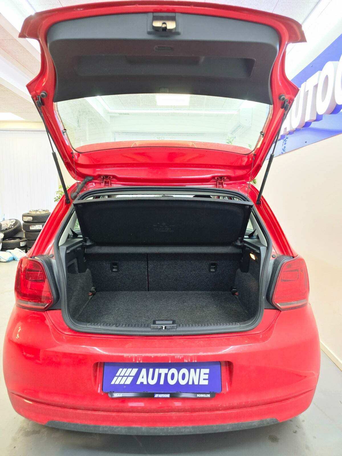 Rød VW Polo fra 2016