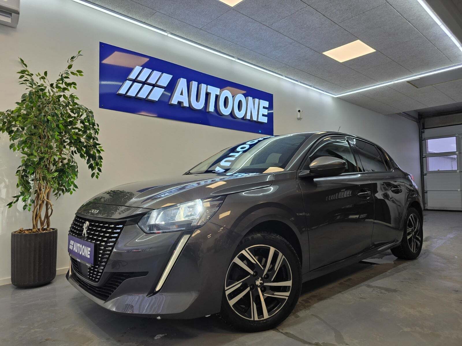 Peugeot 208 1,2 PureTech 100 Allure Sky