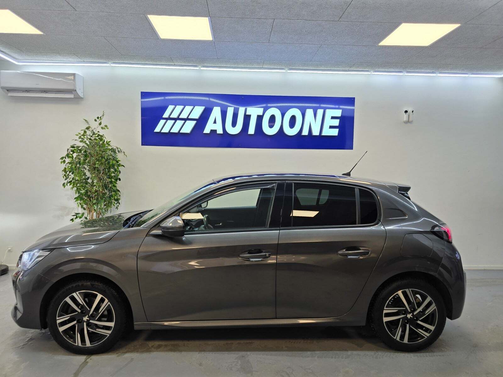 Peugeot 208 1,2 PureTech 100 Allure Sky