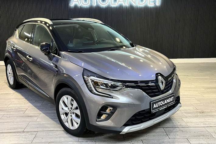 Grå Renault Captur fra 2021 set udefra