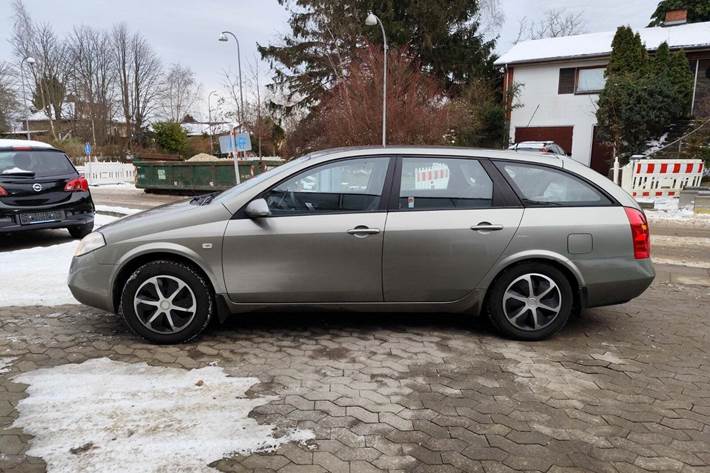 Grøn Nissan Primera fra 2006