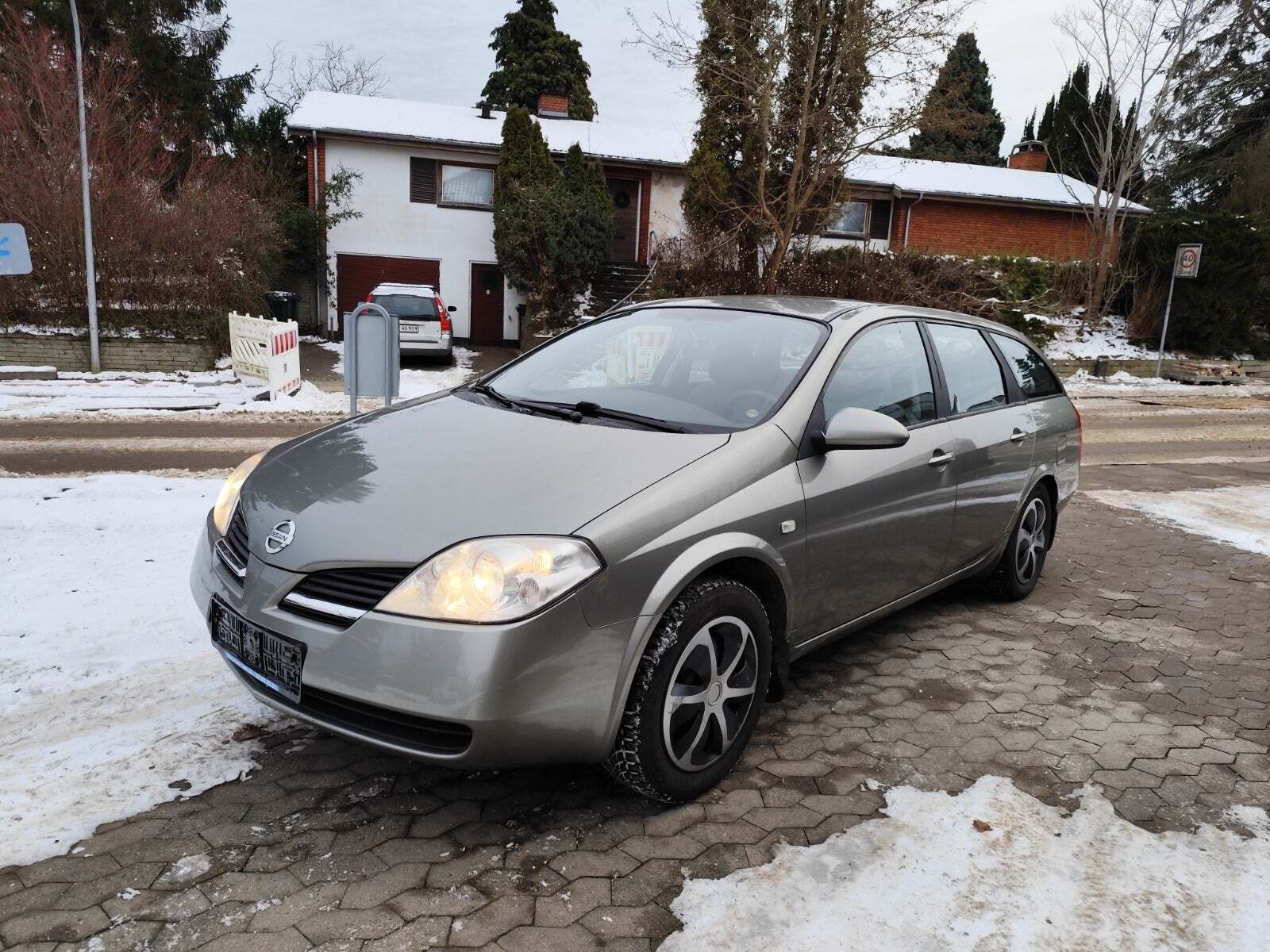 Grøn Nissan Primera fra 2006