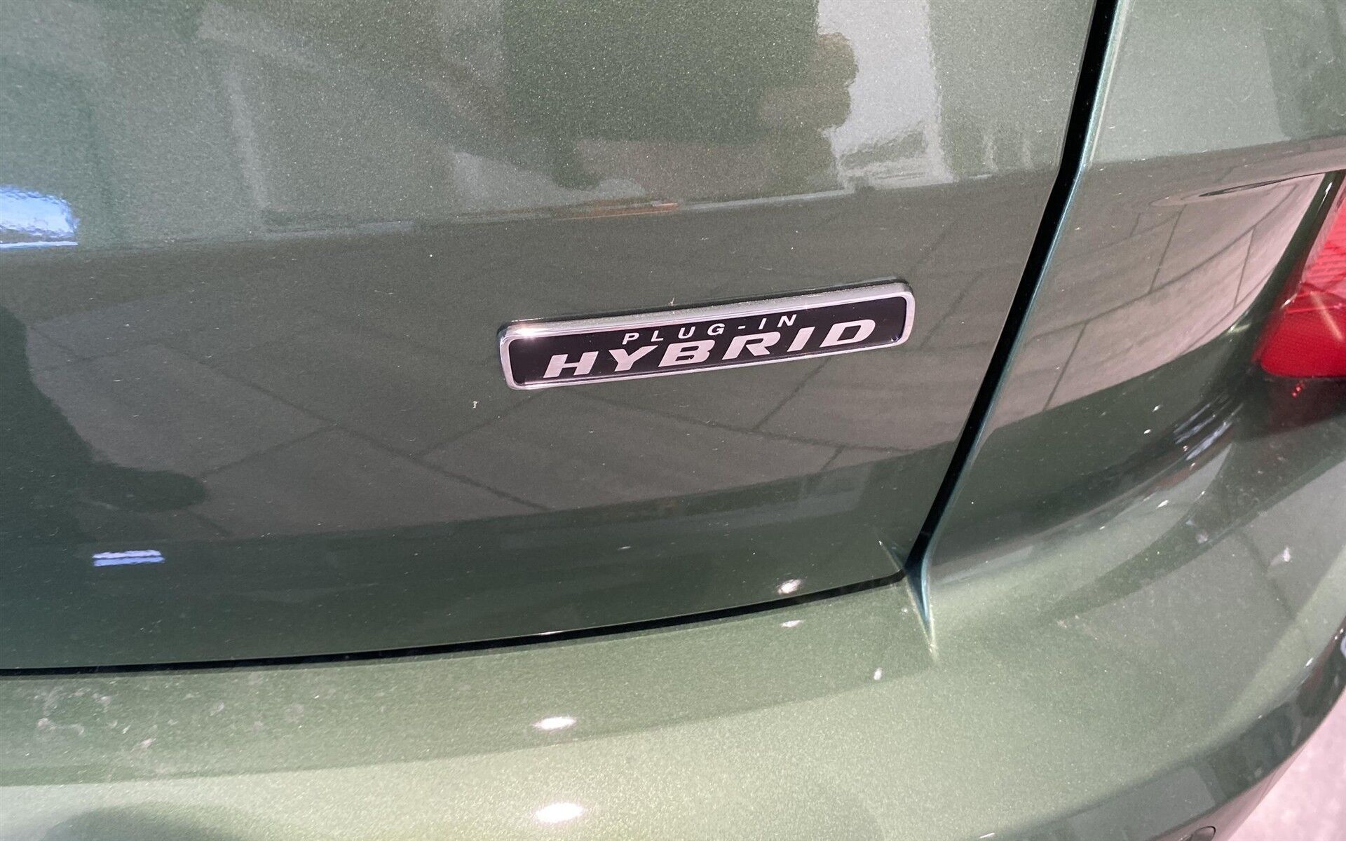 Grøn Ford Kuga fra 2024