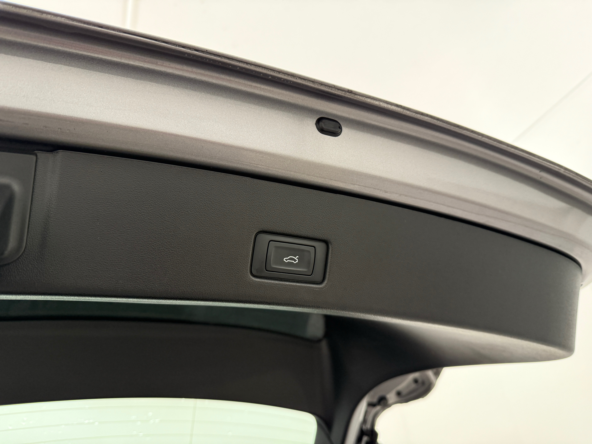 Grå Audi Q4 fra 2022