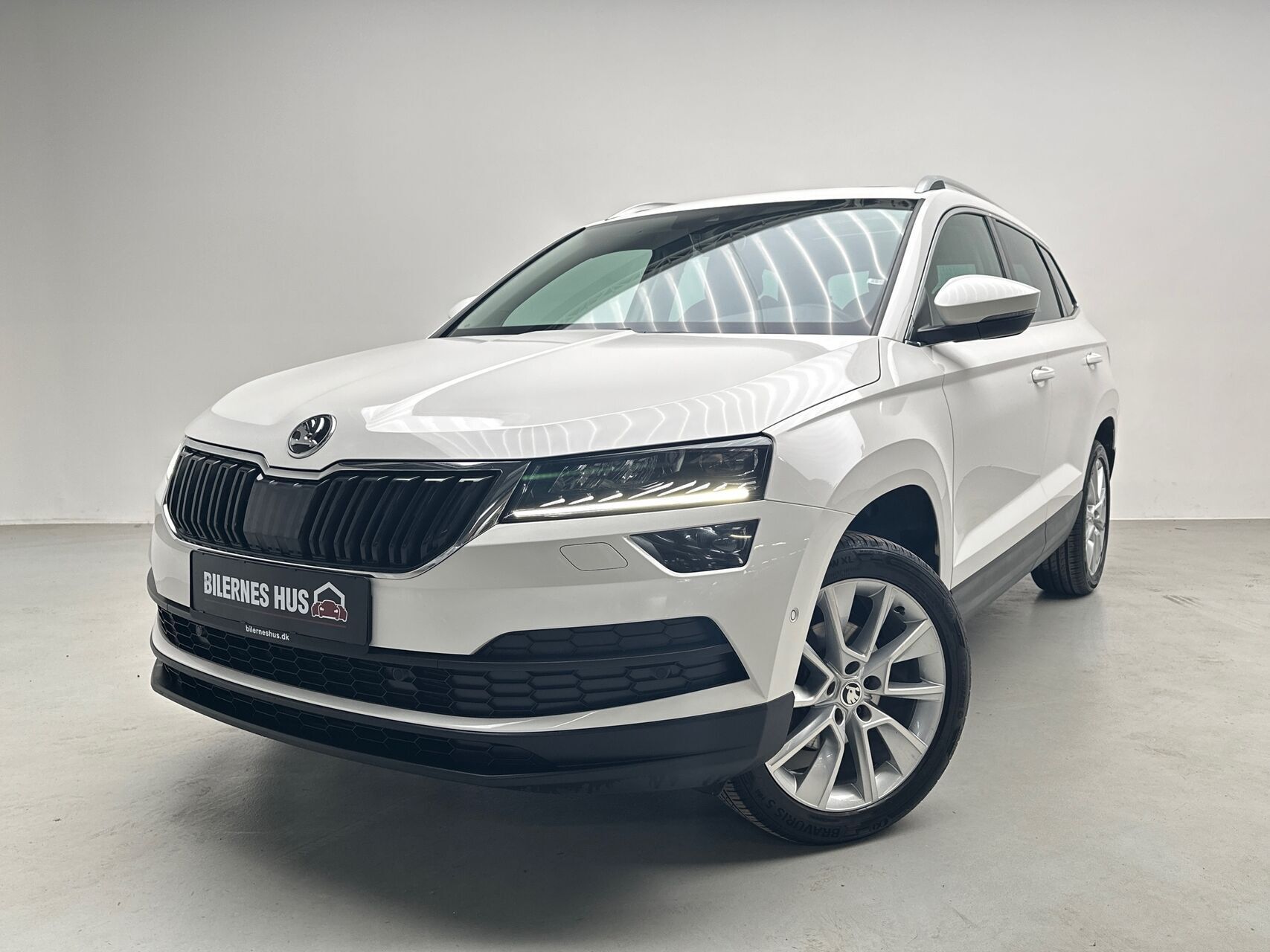 Hvid Skoda Karoq fra 2018