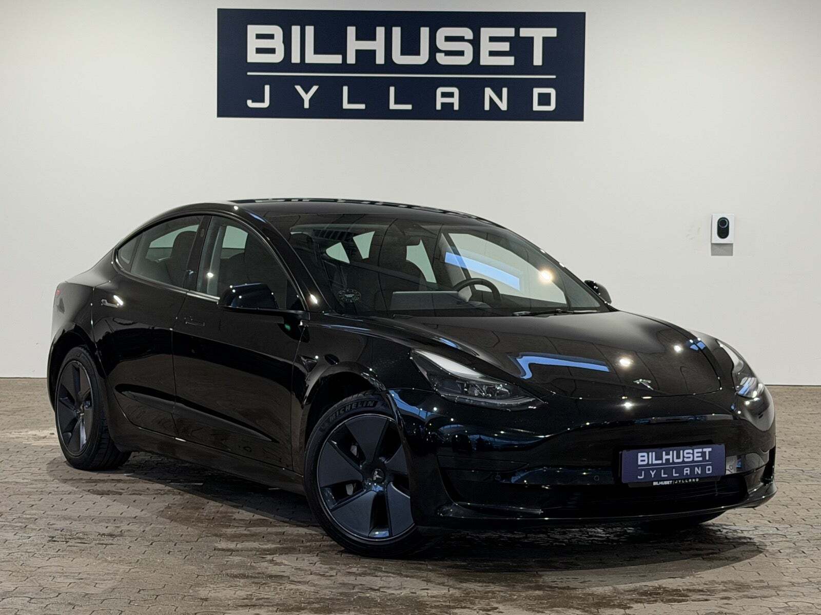 Sort Tesla Model 3 fra 2021