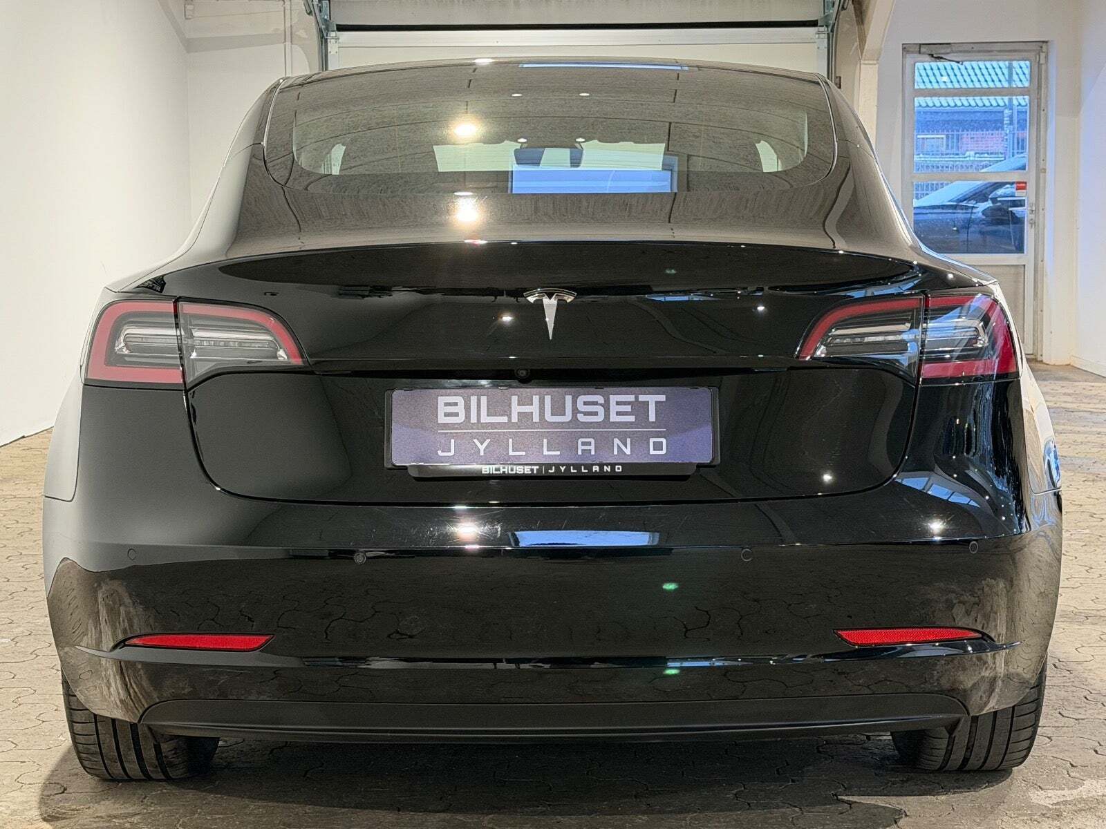 Tesla Model 3 RWD