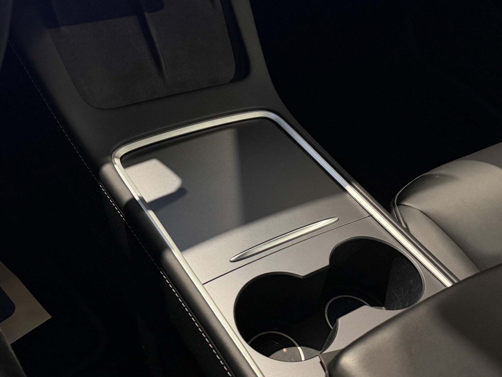 Sort Tesla Model 3 fra 2021