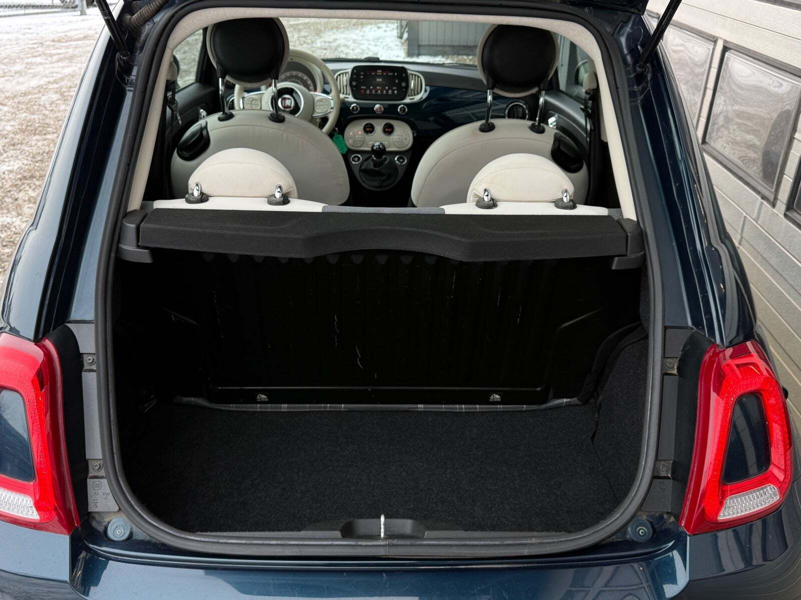 Blå Fiat 500 fra 2019