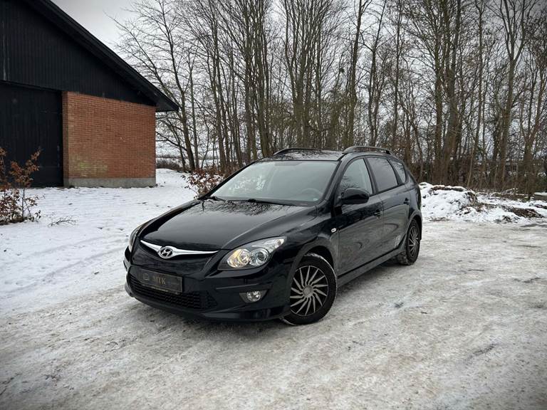 Hyundai i30 1,6 CRDi 128 Comfort CW aut. Van