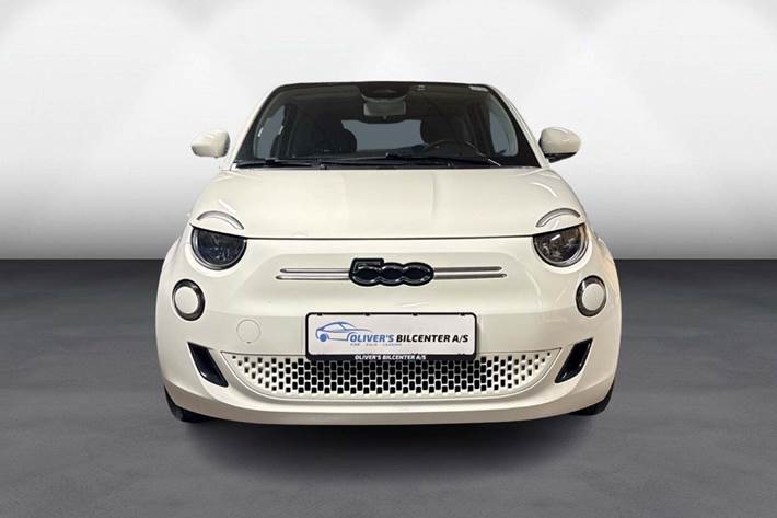 Hvid Fiat 500e fra 2022
