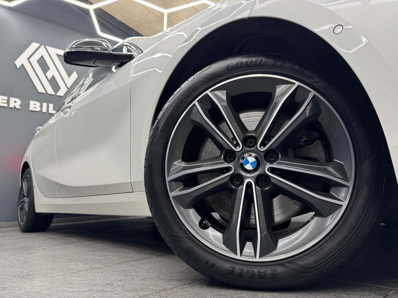 BMW 120d 2,0 Sport Line xDrive aut.