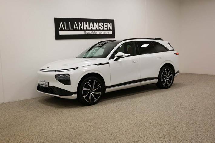 Hvid Xpeng G9 fra 2023