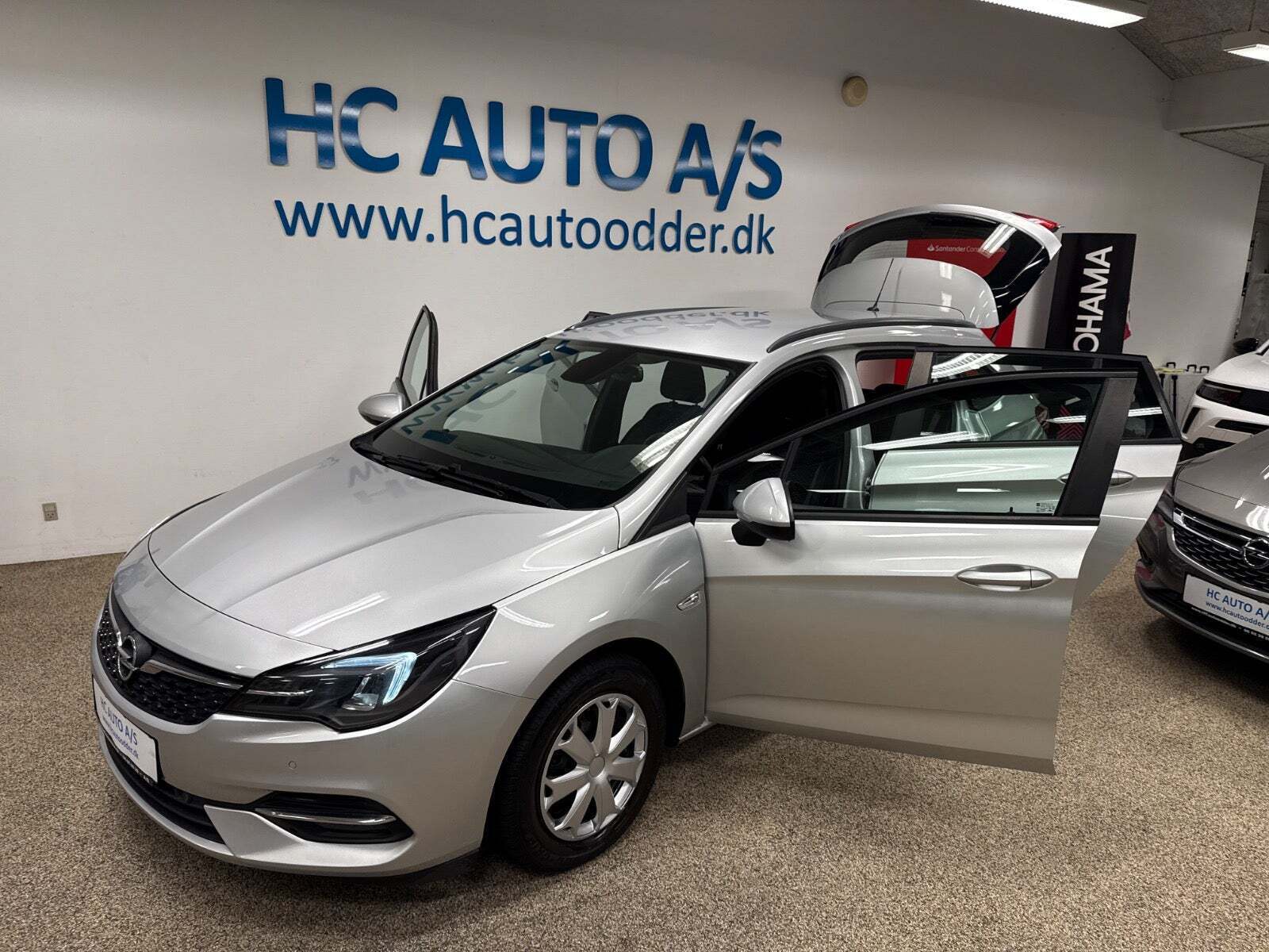 Sølv Opel Astra fra 2020