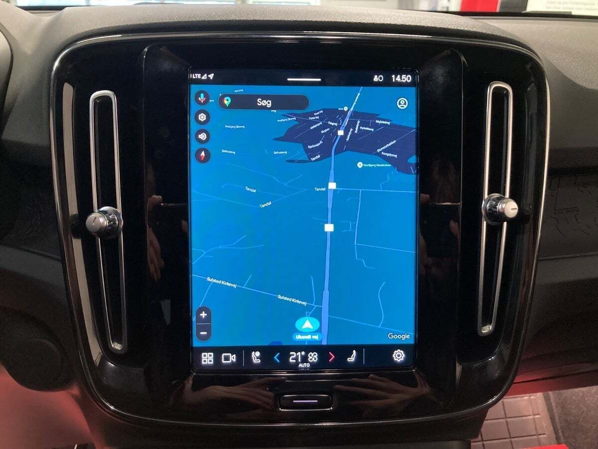 Grøn Volvo XC40 fra 2023