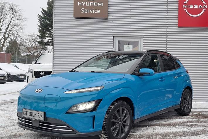 Blå Hyundai Kona fra 2021 set udefra