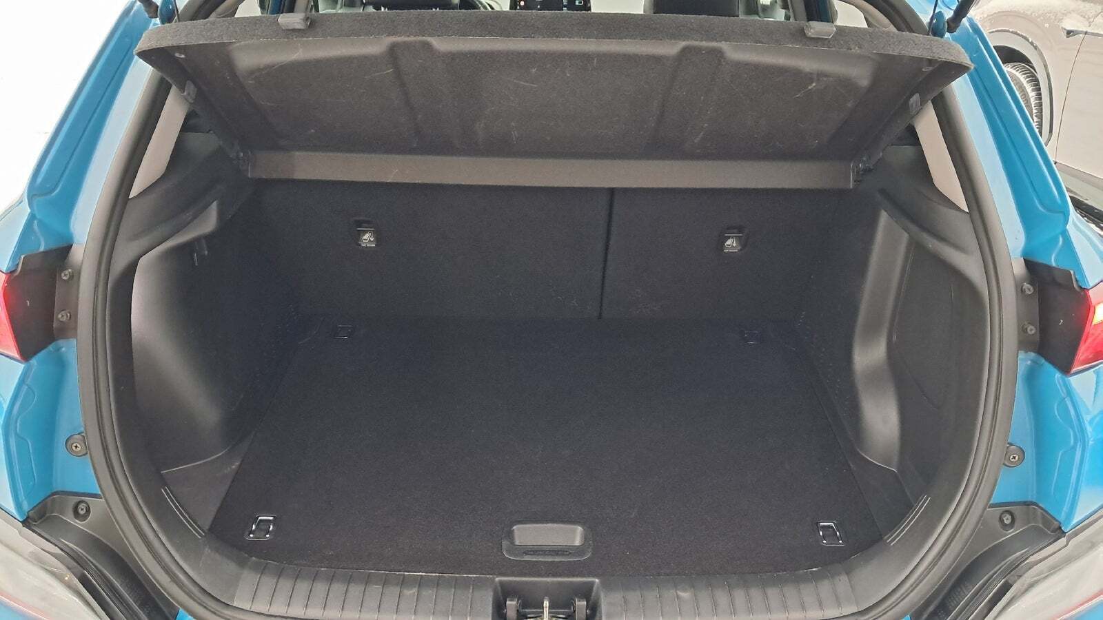 Blå Hyundai Kona fra 2021