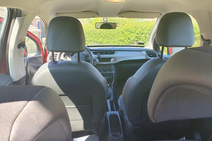 Rød Citroën C3 fra 2014