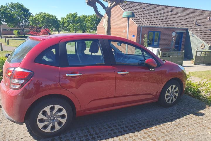 Rød Citroën C3 fra 2014