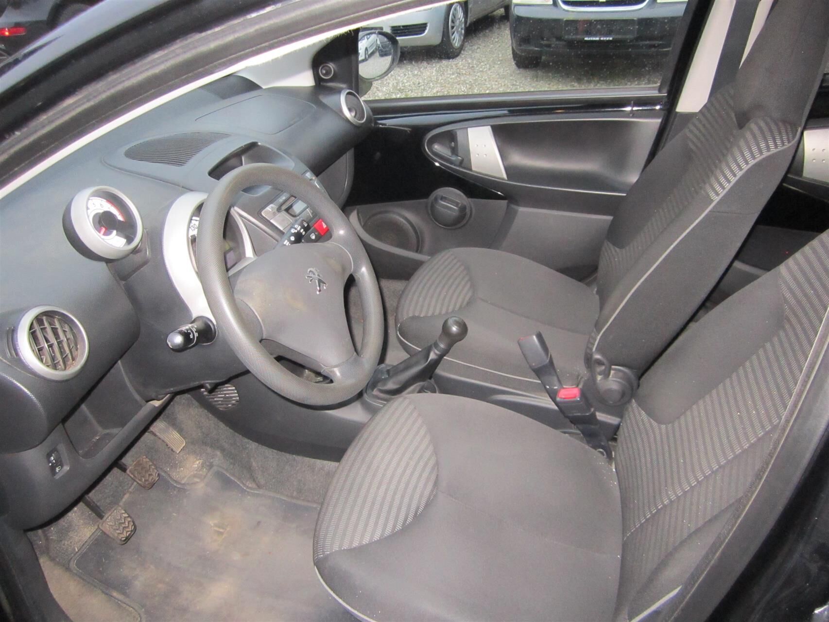 Peugeot 107 1,0 Active 68HK 5d