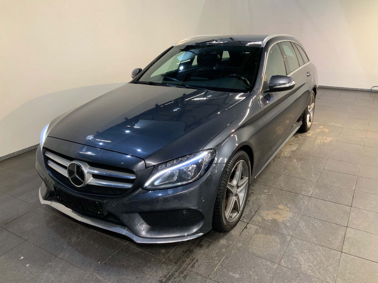 Mercedes C220 d 2,2 AMG Line stc. aut.