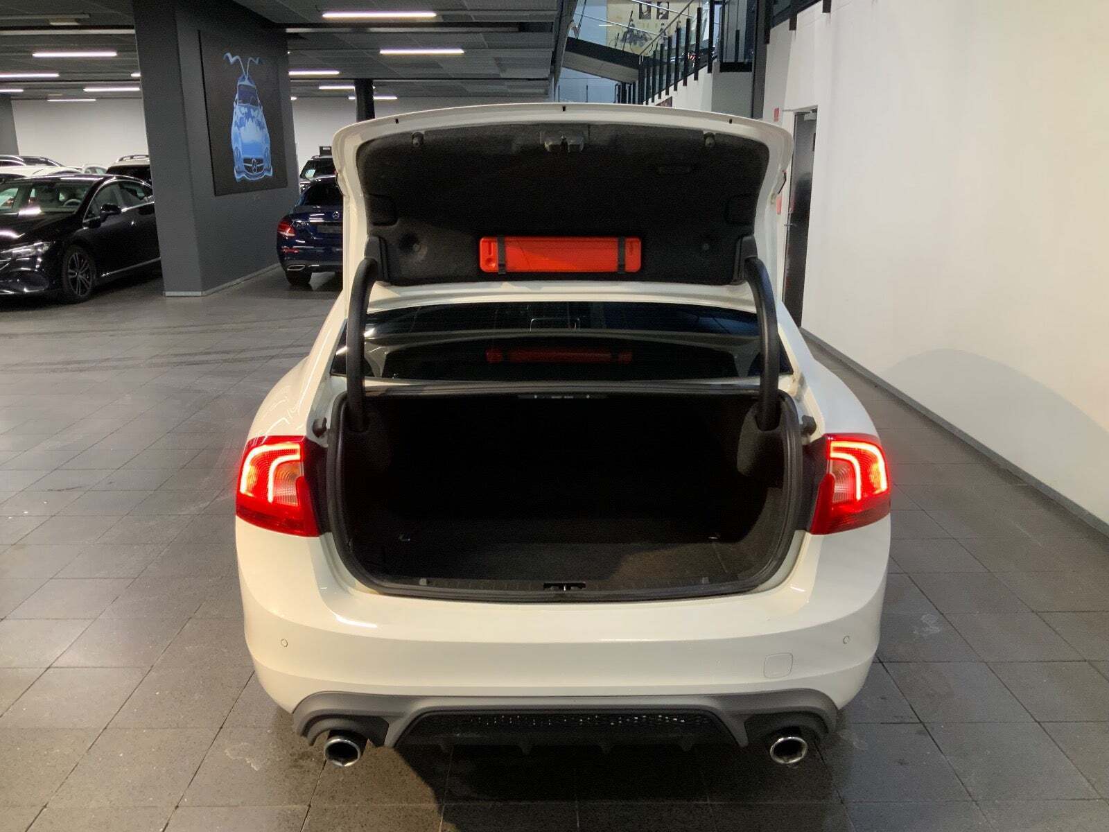 Volvo S60 2,0 D4 190 R-Design aut.