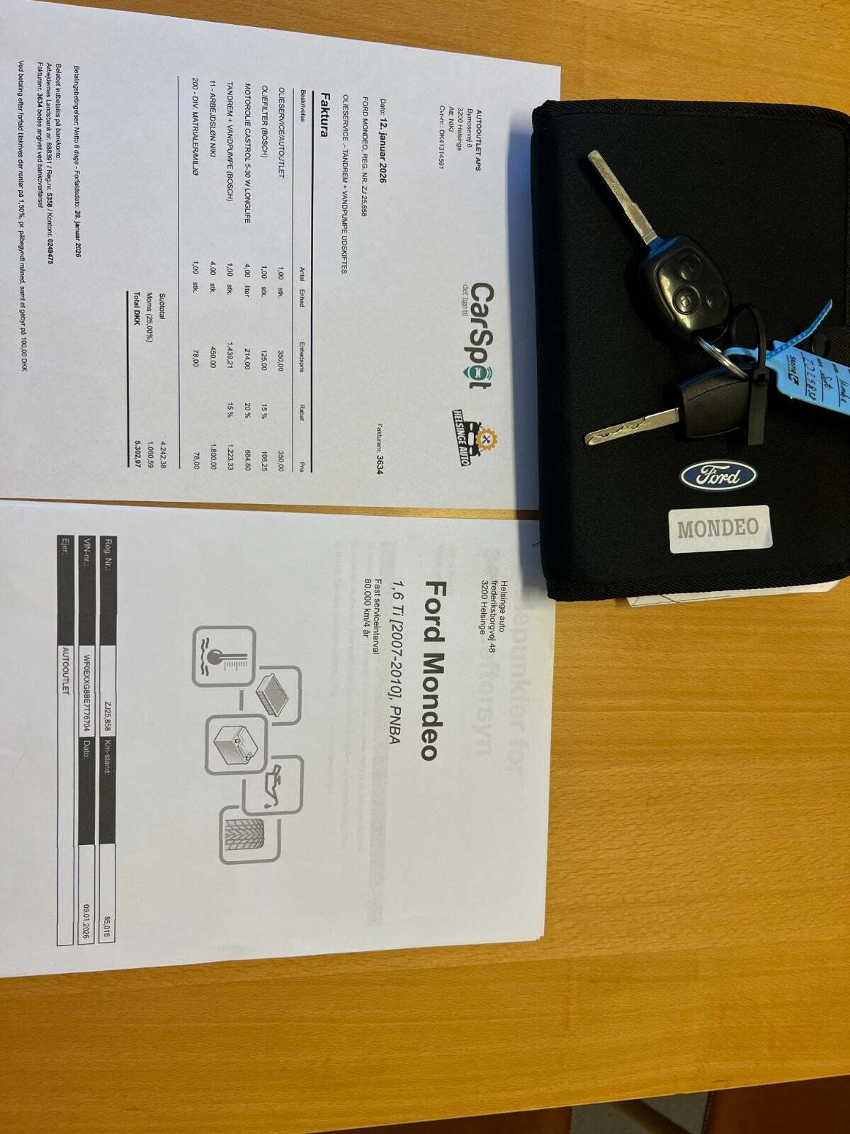 Sort Ford Mondeo fra 2008