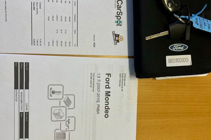 Sort Ford Mondeo fra 2008