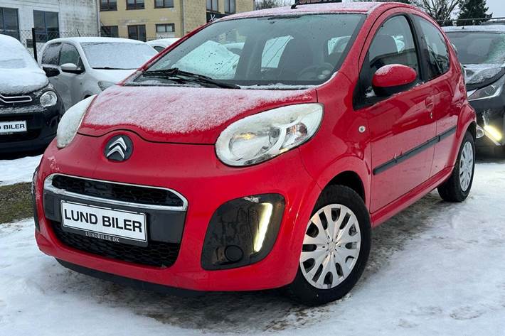Rød Citroën C1 fra 2014 set udefra