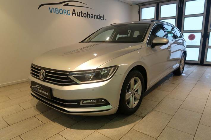 Sølv VW Passat fra 2018