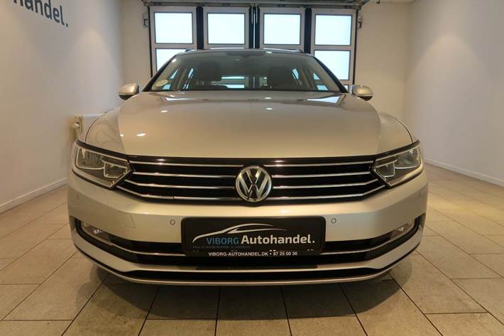 Sølv VW Passat fra 2018