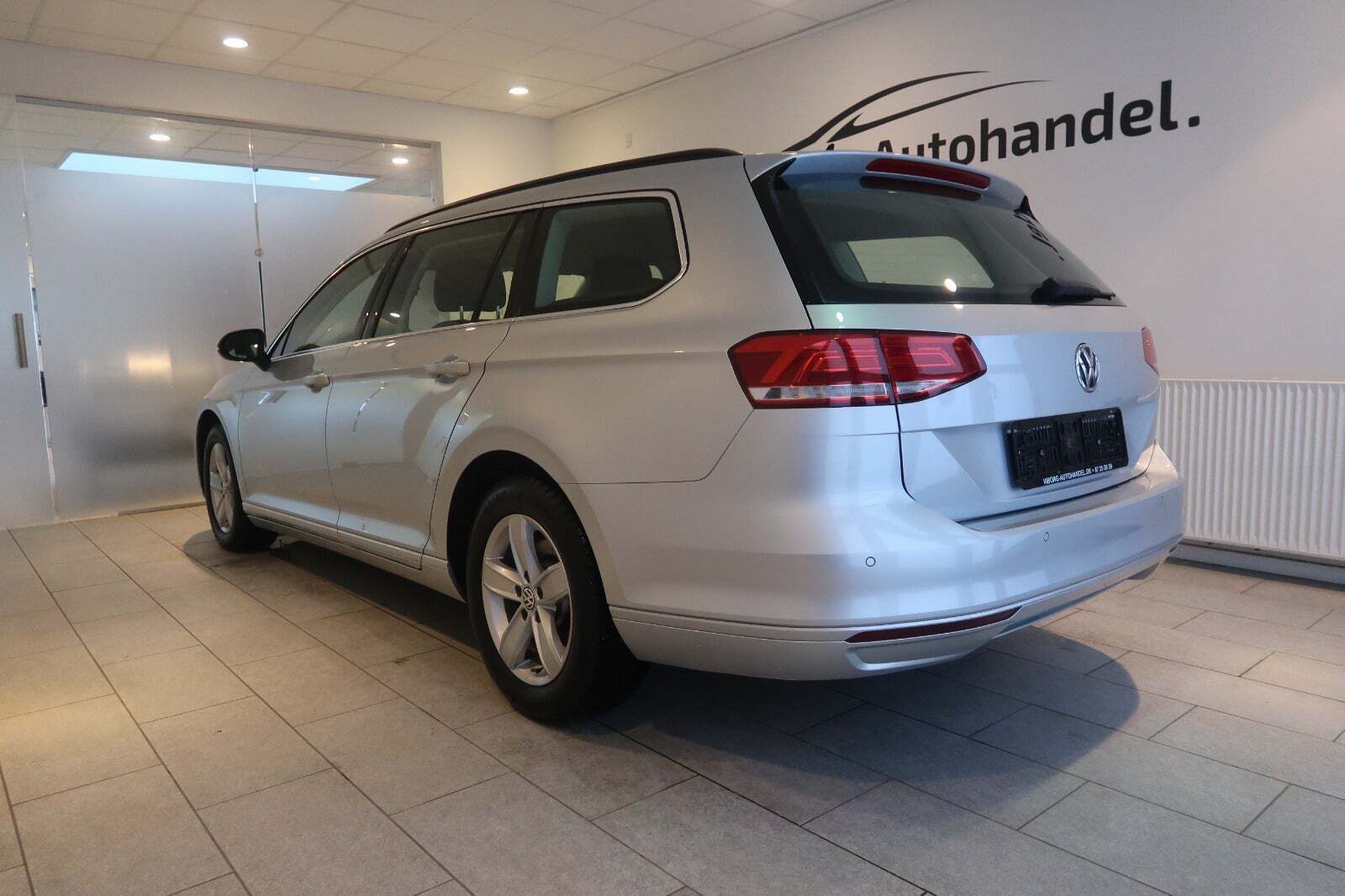Sølv VW Passat fra 2018