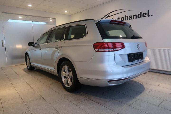Sølv VW Passat fra 2018