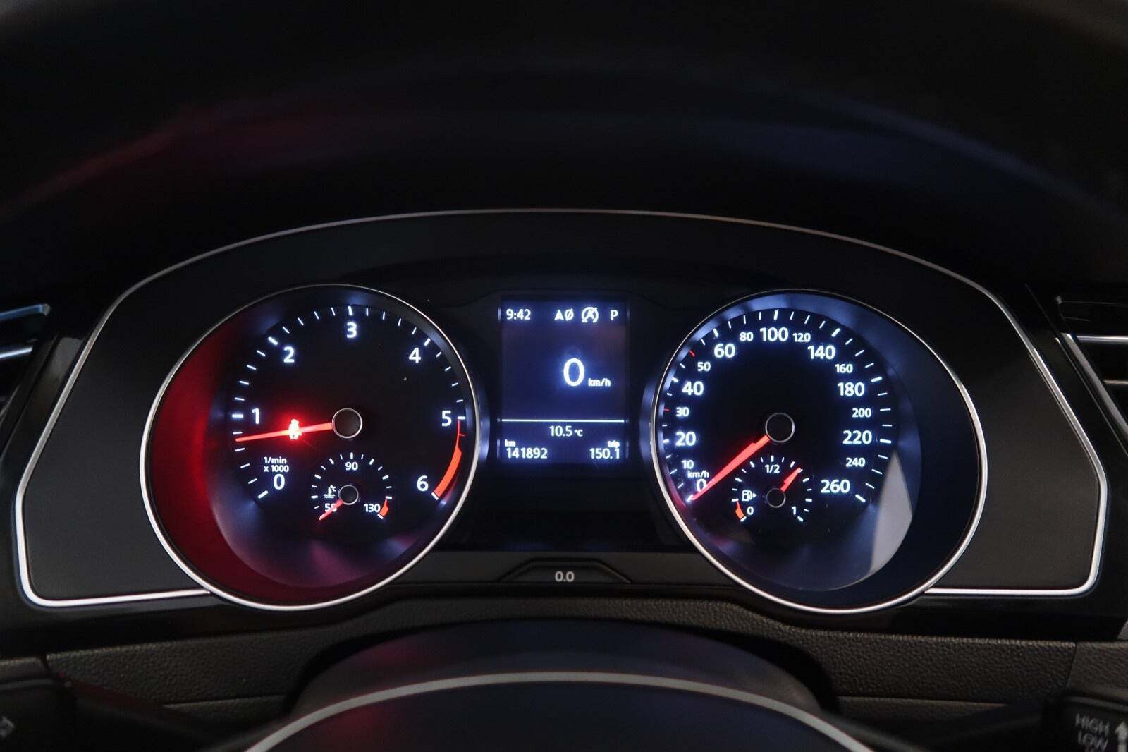 Sølv VW Passat fra 2018